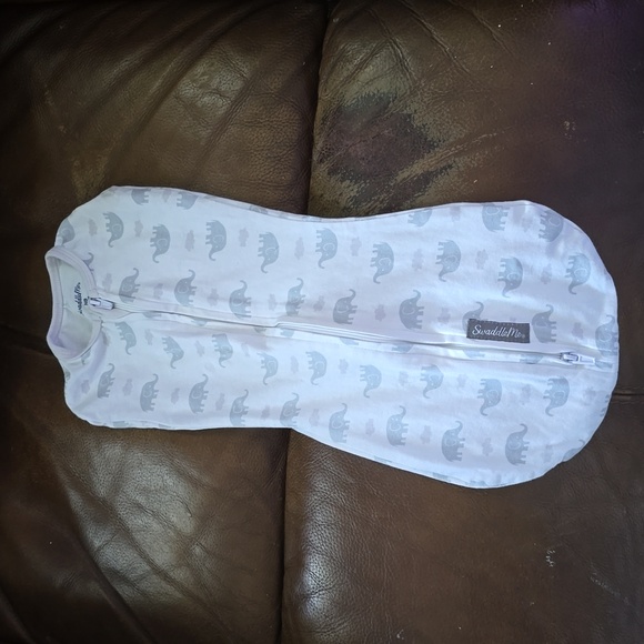Newborn Swaddle Me - Picture 2 of 3